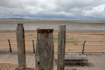 14年的十九座五菱校车拆车还能卖多少钱