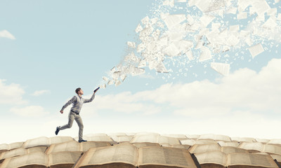 14年的十九座五菱校车拆车还能卖多少钱